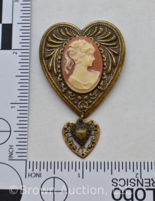 Victorian cameo on dark peach background heart-shaped brooch - 4