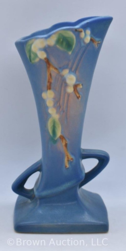 Roseville Snowberry 1V1-7" vase, blue