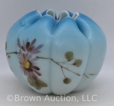 Art Glass melon-shaped 3.5"h rose bowl, handpainted flowers on blue - 3