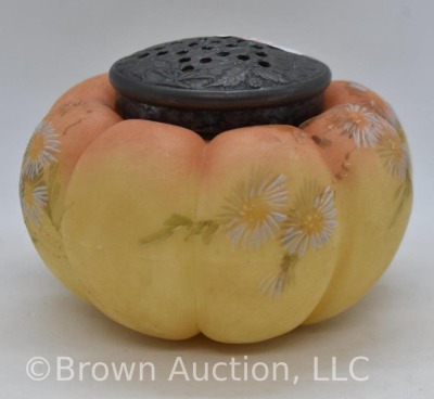 Mt. Washington melon-shaped sugar shaker, handpainted daisies - 3