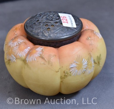 Mt. Washington melon-shaped sugar shaker, handpainted daisies - 9