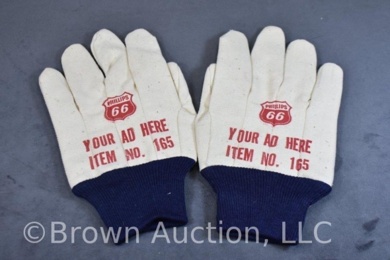 Pair of Phillips 66 advertising work gloves, nos