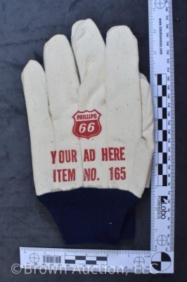 Pair of Phillips 66 advertising work gloves, nos - 3