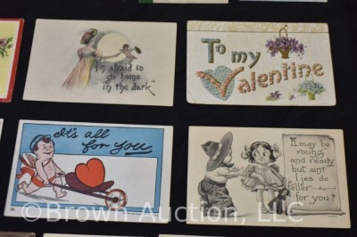 (21) Early 1900's Valentine post cards - 5