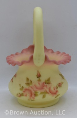 Fenton Burmese basket, handpainted pink roses - 3