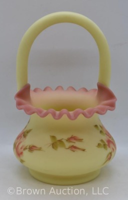 Fenton Burmese basket, handpainted pink roses - 4