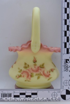 Fenton Burmese basket, handpainted pink roses - 7