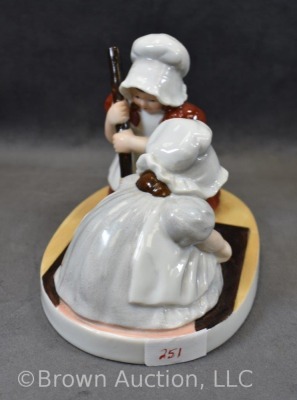 (2) Royal Bayreuth Sunbonnet Babies figurines - 5