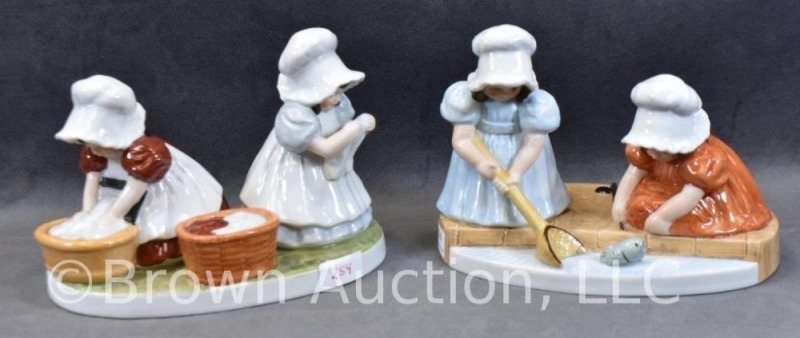 (2) Royal Bayreuth Sunbonnet Babies figurines