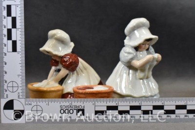 (2) Royal Bayreuth Sunbonnet Babies figurines - 12