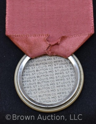 (2) 1951 photo ID badges and ribbons of R.I. Daughters of America - 12