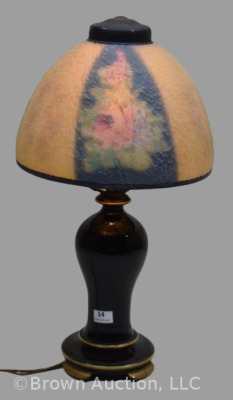 Table lamp with Art Deco reverse painted floral texturized shade