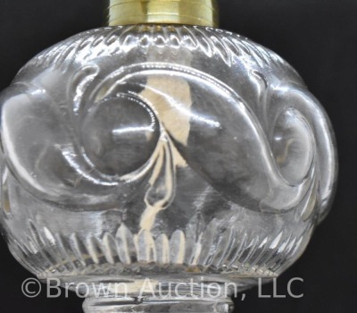 Sandwich Glass blue Swan 9" oil lamp - 6