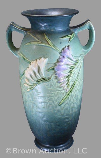 Roseville Freesia 128-15" vase, green