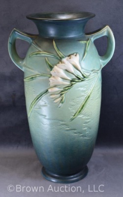 Roseville Freesia 128-15" vase, green - 3