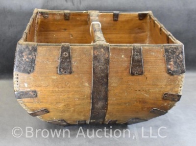 Wooden rice/ grain harvest handled bucket/ basket - 2