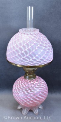 Art Glass 12" oil lamp, pink and white Trellis-like pattern - 4