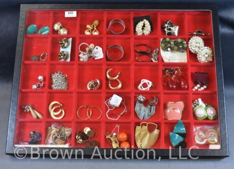 Assortment of costume jewelry - earrings