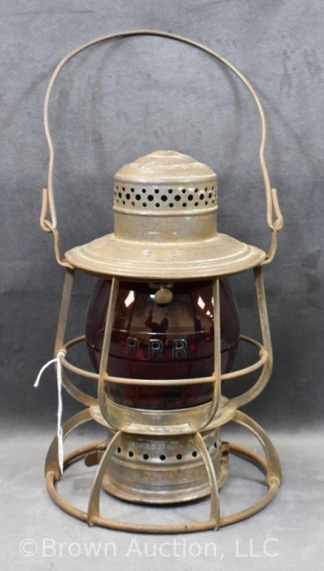 Pacific Railroad Armspear lantern, red globe