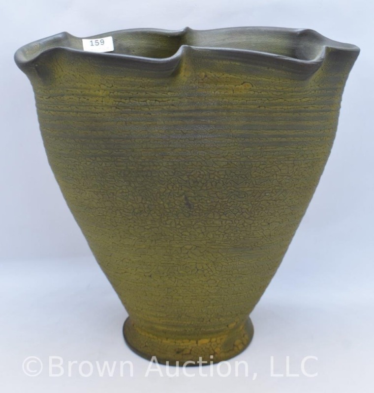 Weller Fleron 9" vase, dark green