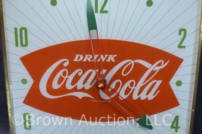 Pam illuminated Drink Coca-Cola clock, lights and works! - 4