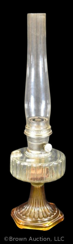 Aladdin Corinthian kerosene lamp, amber base/ clear font