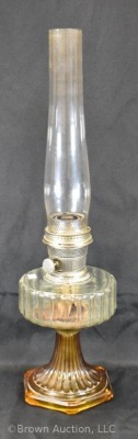 Aladdin Corinthian kerosene lamp, amber base/ clear font - 2