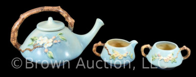 Roseville Apple Blossom 371 3 pc. tea set, blue