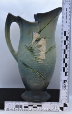 Roseville Freesia 20-10" ewer, green - 3