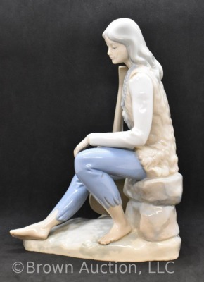 Lladro 10" porcelain figure - seated barefoot girl with guitar - 4