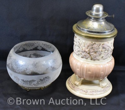 Hitchcock kerosene lamp in mrkd. Avalon Faience Balt base, clear and frosted etched globe - 11