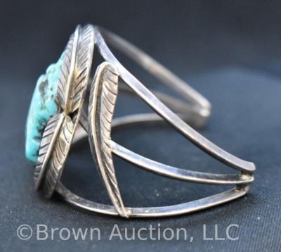 Navajo turquoise cuff bracelet, signed TM, feather designs accents - 2
