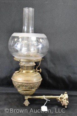 Bradley and Hubbard brass wall kerosene lamp w/ clear etched globe - 9