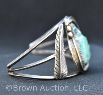 Navajo turquoise cuff bracelet, signed TM, feather designs accents - 4