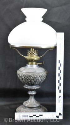 Embossed metal kerosene lamp w/ Kaestner and Toebelmann Erfurt burner - 9