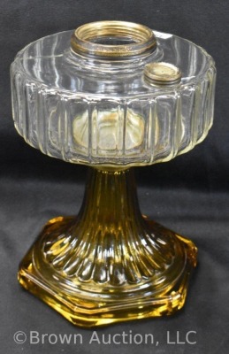 Aladdin Corinthian kerosene lamp stand, clear bowl w/ amber base - 3