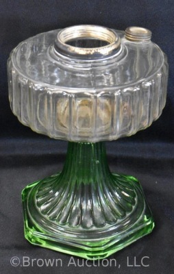 Aladdin Corinthian kerosene lamp stand, clear bowl w/ green base - 3