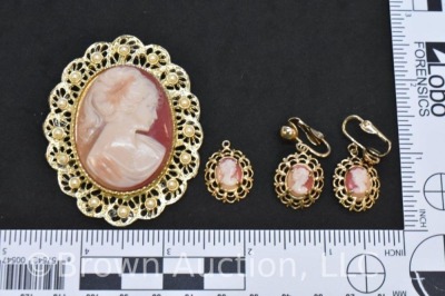 (2) Cameo brooches; (2) sets of earrings and (1) pendant - 9