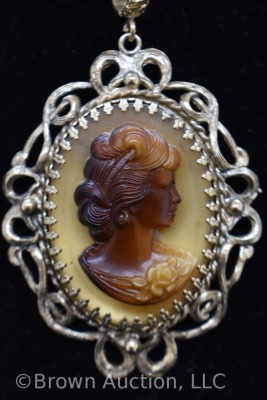 Whiting and Davis lady cameo pendant necklace in ornate frame, - 3