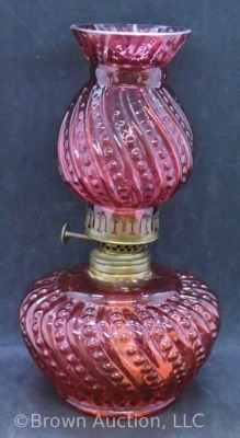 Cranberry swirled embossed beading miniature oil lamp - 3