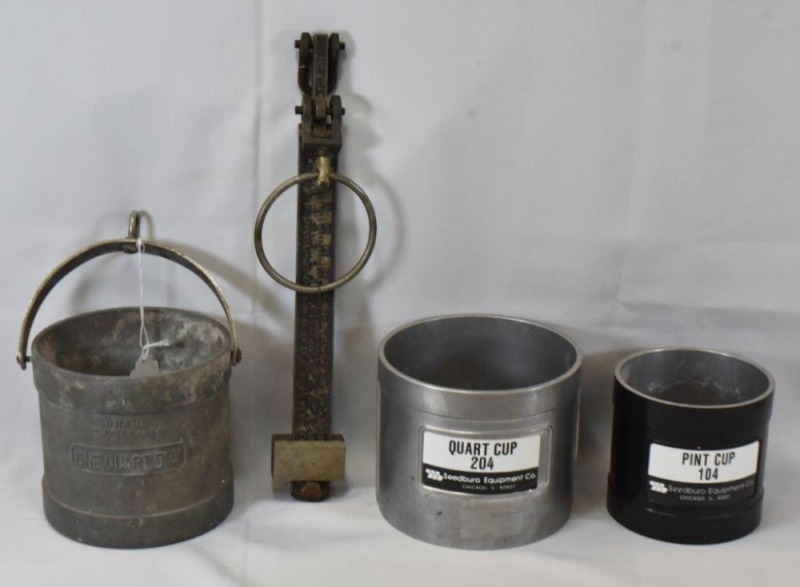 Hanging grain scale bushel bucket + pin and quart cups