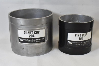 Hanging grain scale bushel bucket + pin and quart cups - 15