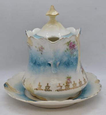 Unm. porcelain syrup pitcher w/ underplate, dainty flowers on scroll border - 2