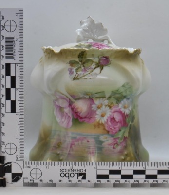 Mrkd. R.S. Germany (RSP Mold 643) 7.5"h biscuit/ cracker jar, Reflecting Poppies and Daisies - 10