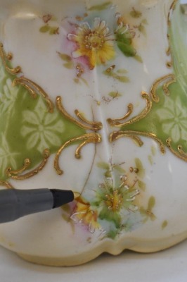 (3) Handpainted porcelain sugar bowls, different decorations and molds - 9