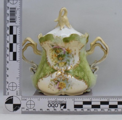 (3) Handpainted porcelain sugar bowls, different decorations and molds - 10