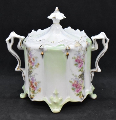 (3) Handpainted porcelain sugar bowls, different decorations and molds - 19