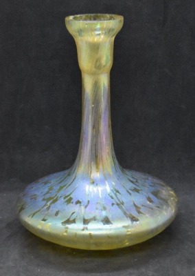 Loetz Art Nouveau greenish/ gold iridescent 5.5" vase, oil spots design - 4