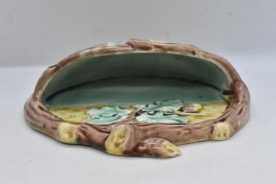 Griffen, Smith & Hill Majolica 6.25" oak pattern hanging soap dish - 5