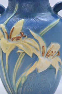 Roseville Zephyr Lily 134-8" vase, blue - 4